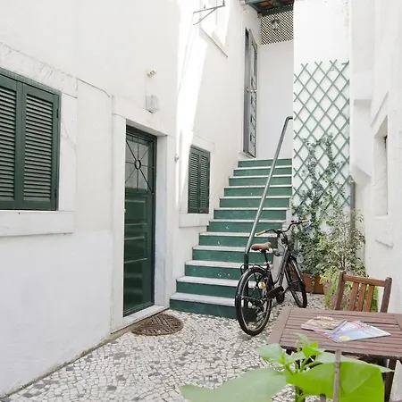 With Courtyard In Alfama 公寓