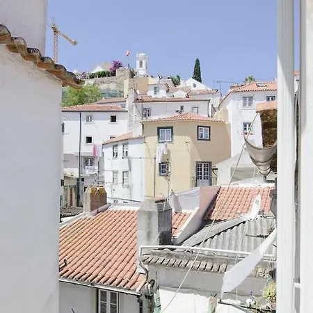 With Courtyard In Alfama * Lisboa